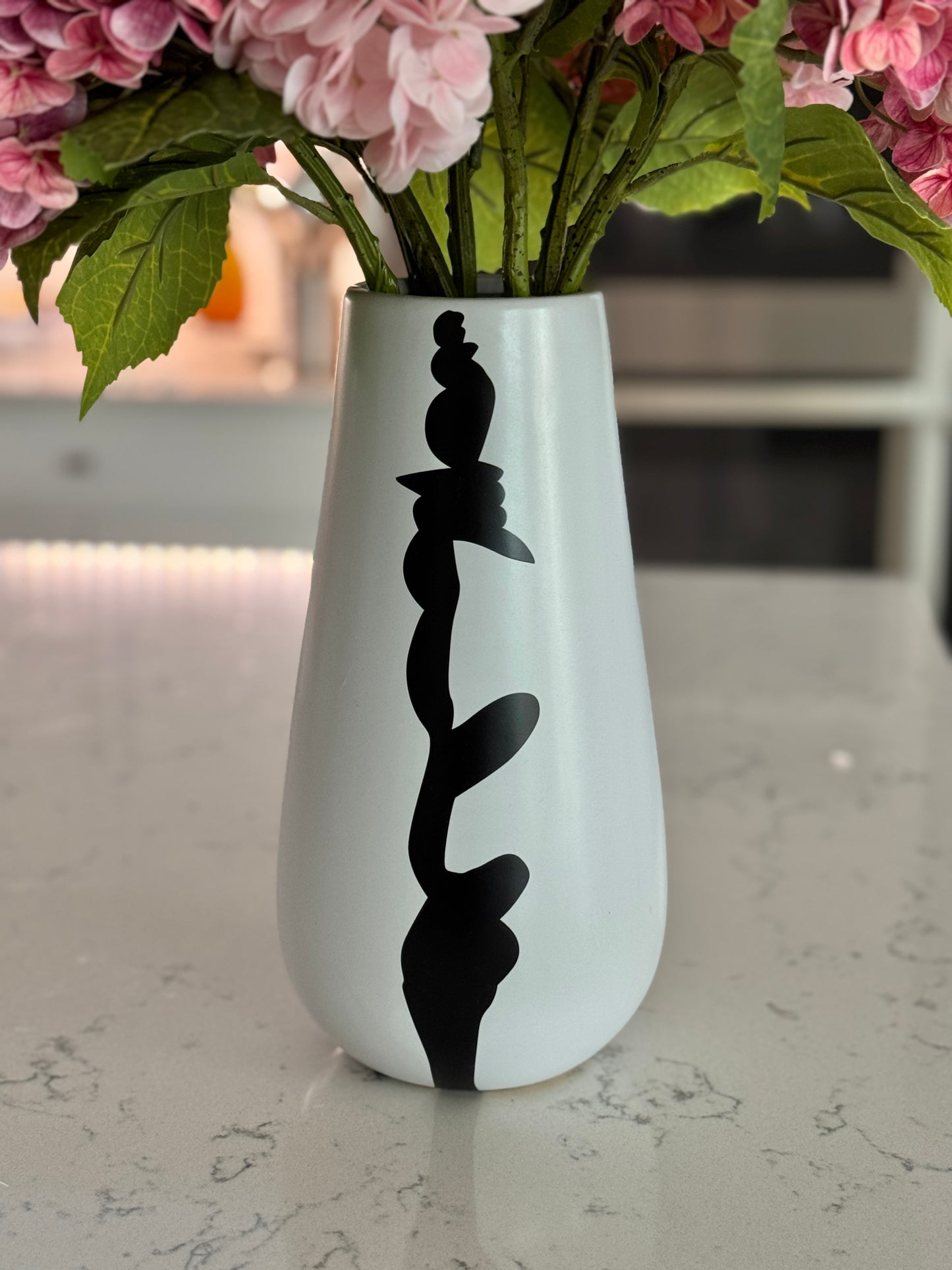Black white accent vase
Modern vase for entryway
Compact black and white vase
Artistic minimalist vase
Ceramic vases for modern homes
Home styling vase
Designer home decor vase
Vase for dried stems
Small ceramic flower vase
Decorative accent vase