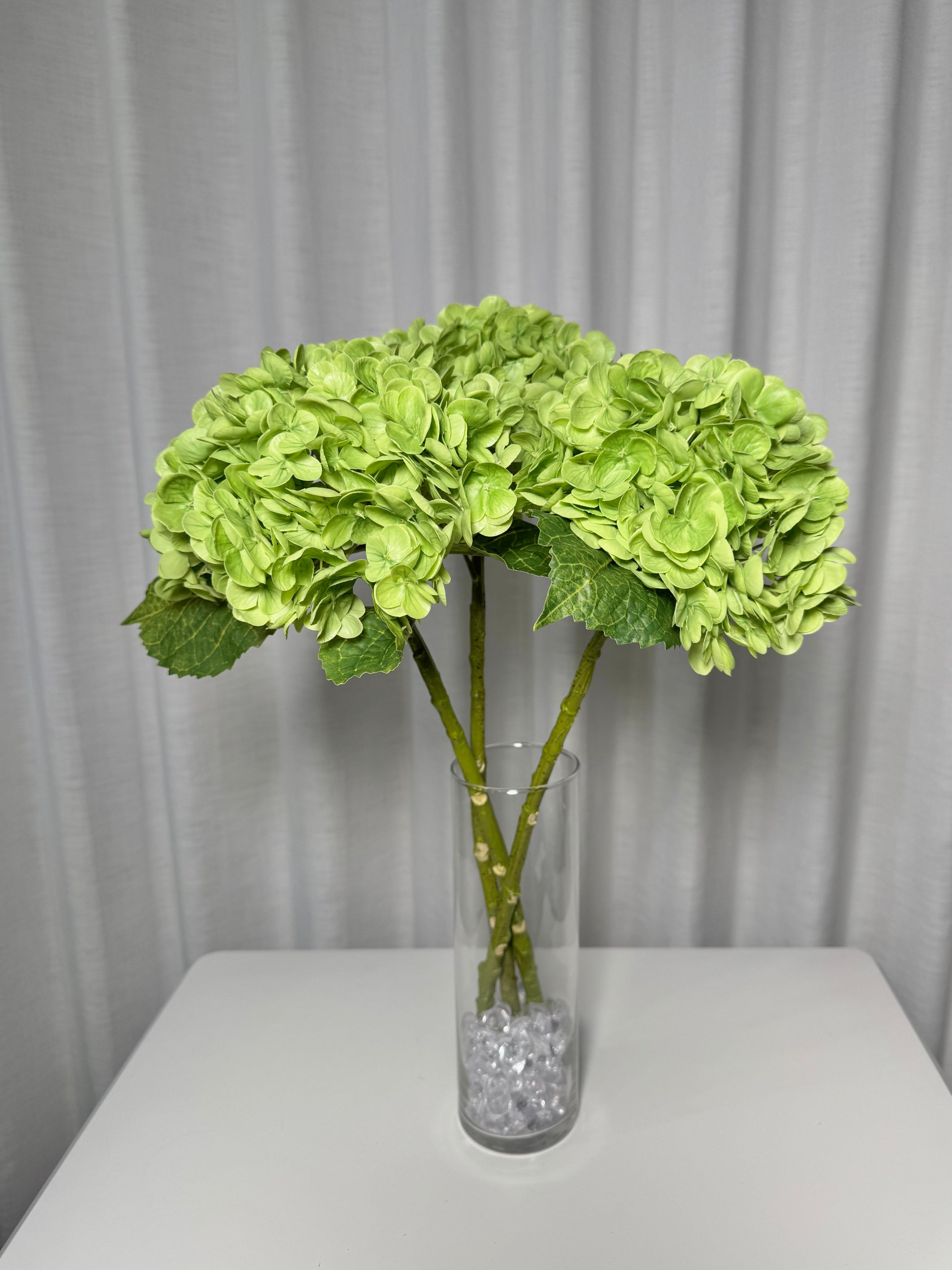 wedding hydrangea flowers
centerpiece hydrangea flowers
DIY floral arrangements
home décor hydrangeas
faux hydrangeas for events
fake hydrangeas for vases
artificial flowers for centerpieces
green hydrangea for table décor
lifelike wedding flowers
floral arrangements with fake flowers