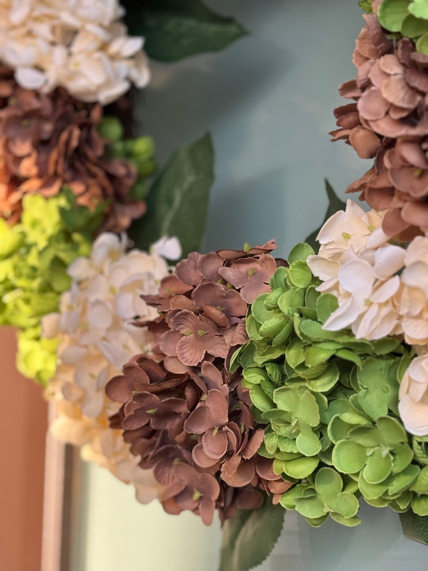 All season front door wreath
Spring summer hydrangea wreath
Autumn neutral wreath
Neutral fall door decor
Multi-season flower wreath
Soft tone seasonal wreath
Hydrangea wreath for all seasons
Timeless floral wreath
Earth tone wreath decor
Wreath for every season