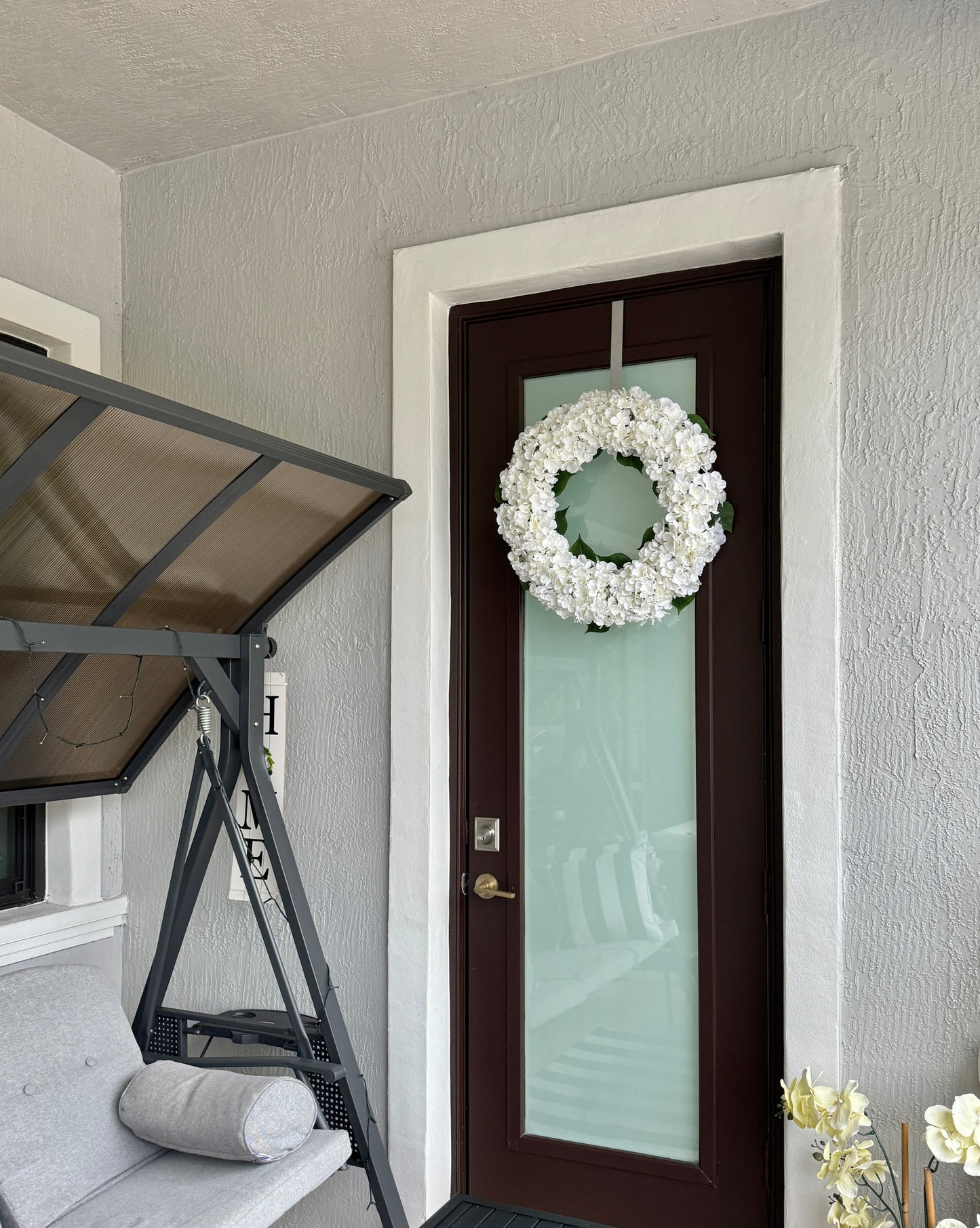 white wreath for front door
white wedding wreath
neutral color floral wreath
soft white hydrangea ring
minimalist white flower wreath
classic white hydrangea decor
pure white faux wreath
elegant white door wreath
bright white silk floral wreath
ivory white artificial flower wreath