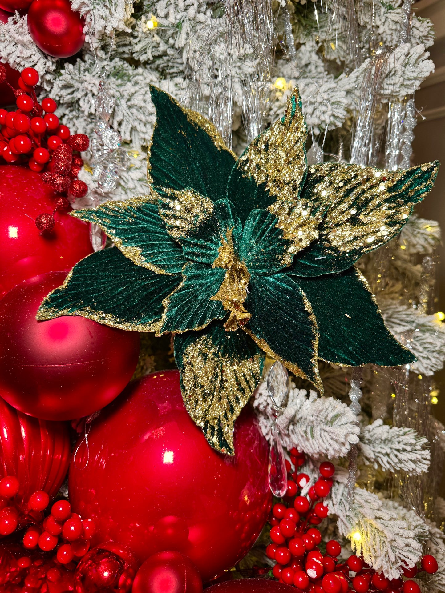 Buy green poinsettia stem spray
Where to buy velvet poinsettias
Artificial emerald poinsettias
Gold and green holiday flowers
Christmas poinsettia stems set of 3
Decorative holiday flower sprays
Faux Christmas florals for sale
Green velvet poinsettias bulk
Holiday floral spray online
Velvet poinsettia spray 13 inch