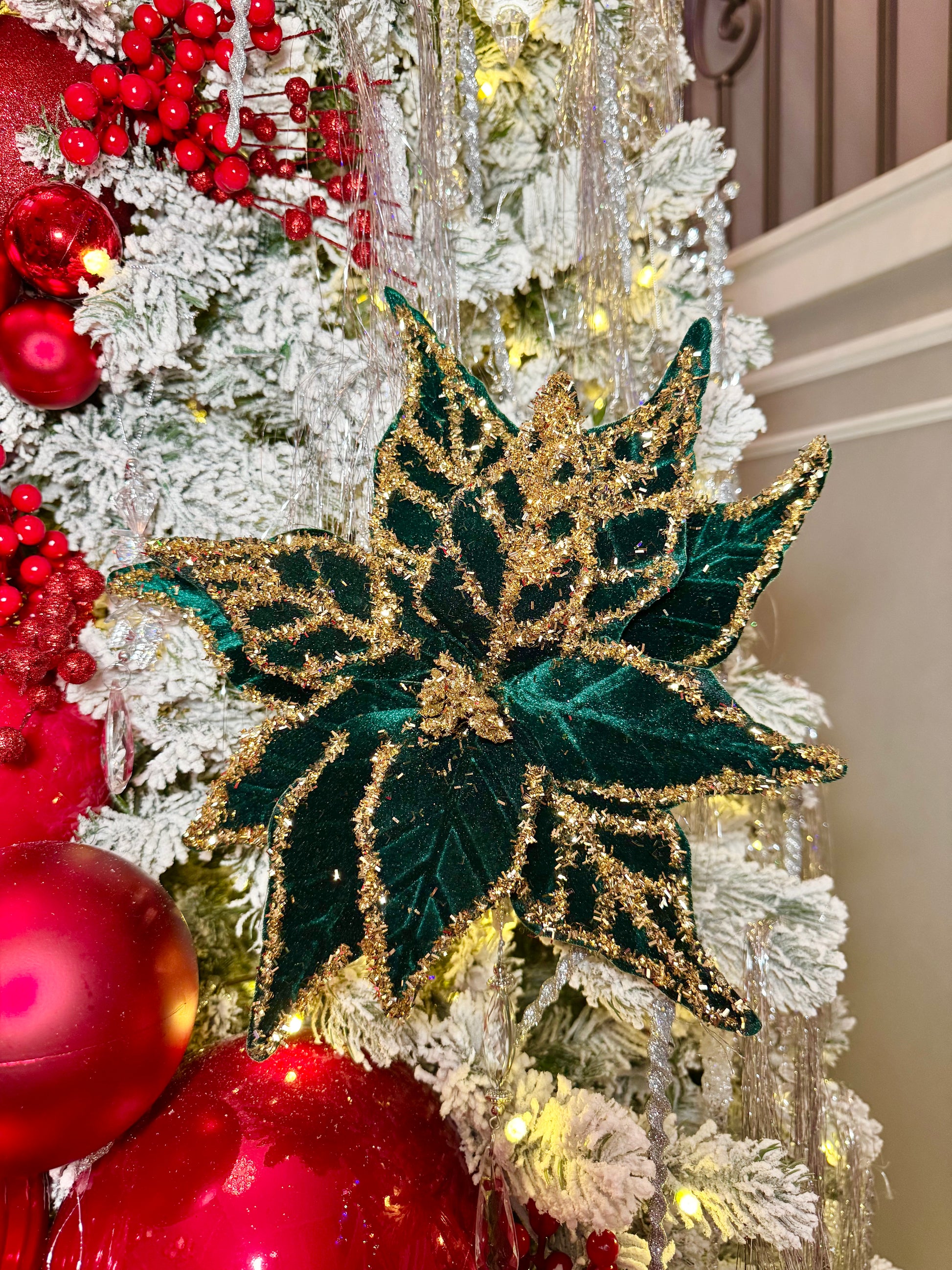 Green and gold poinsettia spray
Glittered poinsettia stem
Christmas poinsettia decoration
Poinsettia flower spray
Artificial Christmas flower stem
Green gold Christmas stem
Glitter poinsettia Christmas decor
Christmas flower spray set
Holiday floral stem decorations
Artificial poinsettia stem set