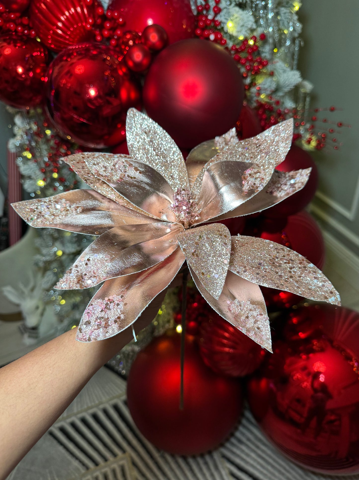 Luxe Christmas flower stems
Rose gold glitter poinsettias
High-end holiday floral picks
Modern poinsettia decorations
Rose gold Christmas aesthetic
Metallic floral holiday accents
Premium artificial Christmas florals
Elegant faux Christmas flowers
Chic rose gold holiday decor
Sophisticated Christmas flower stems