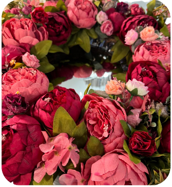 Peachy pink flower wreath
Elegant wreath for front door
Peony wreath for outdoor decor
Large wreath for indoor decor
Red peony wreath for wall
Burgundy flower wreath for indoors
Luxury faux flower wreath
Pink and red decorative wreath
Modern flower wreath for home
Faux peony wreath for seasonal decor