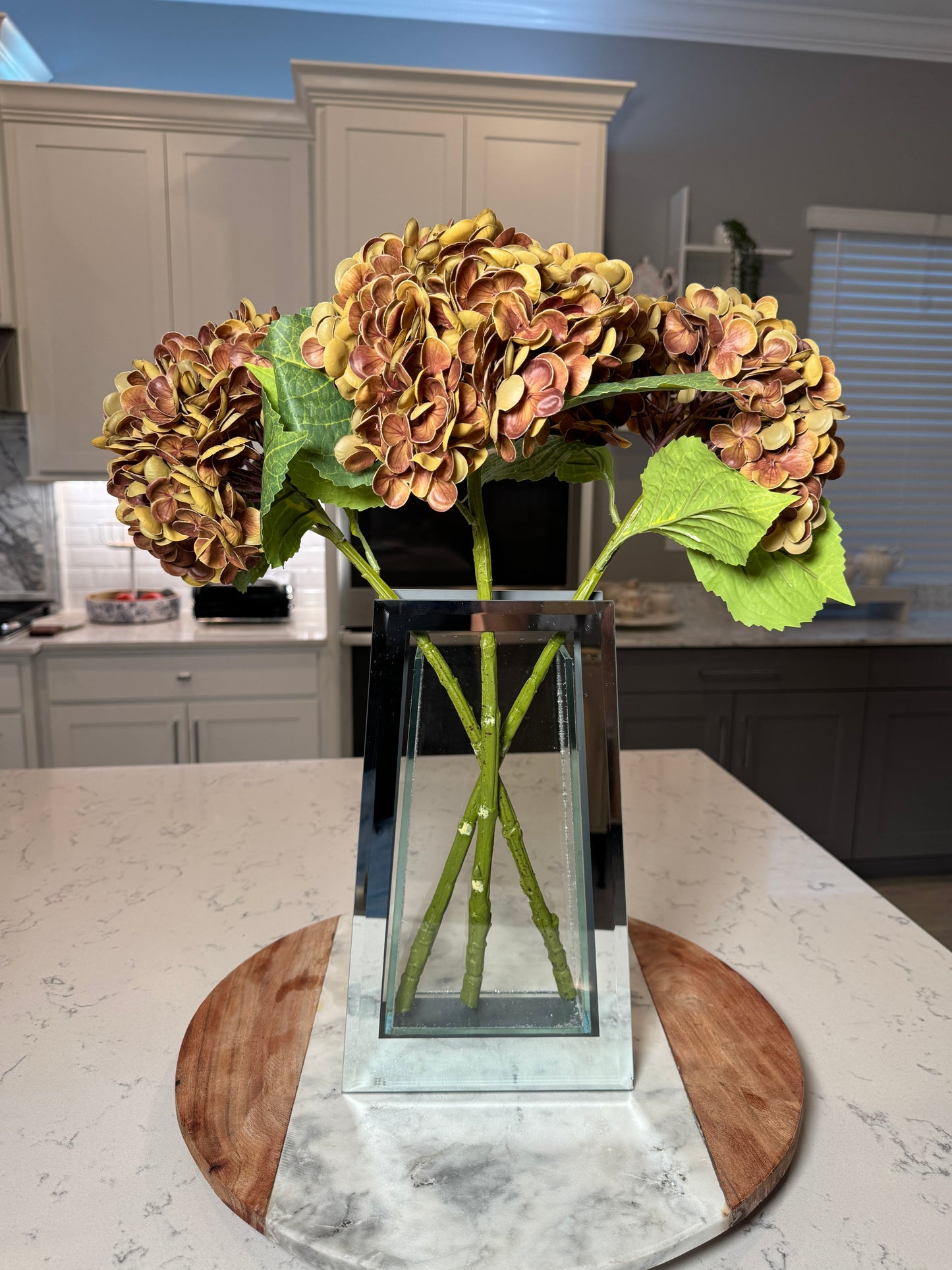 Realistic artificial hydrangea bouquet

Brown hydrangea centerpiece for weddings

Faux hydrangea flowers for events

Brown floral stems for vases

Forever fresh hydrangea flowers

Artificial hydrangeas with lifelike texture

Hydrangea centerpiece for office decor

Silk hydrangea flowers fall arrangement

Real touch hydrangea bouquet brown

Faux hydrangea centerpiece rustic style