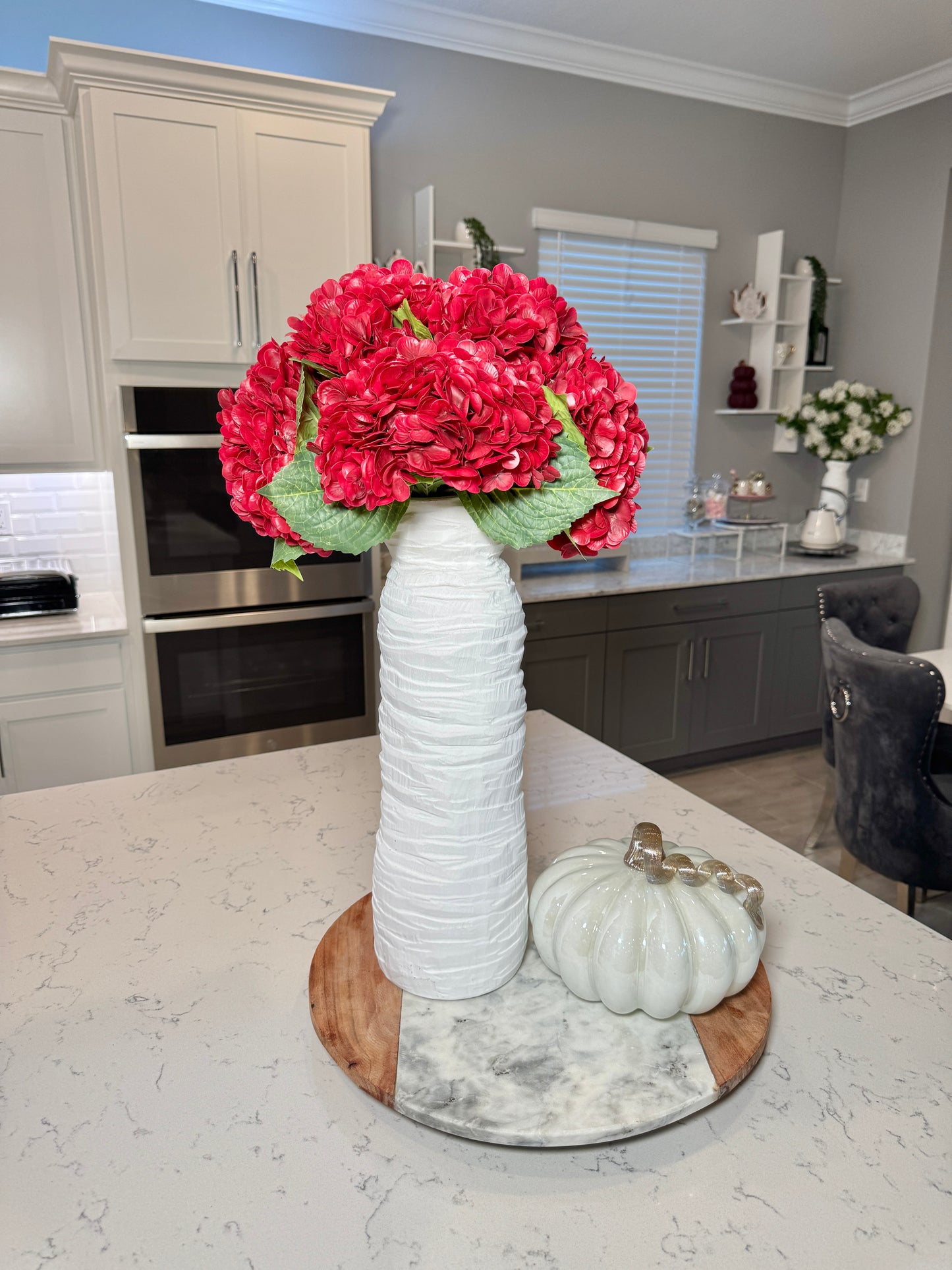 maintenance free orchid plant

no water artificial orchids

year round orchid arrangement

lifelike faux orchid flowers

artificial orchids that look real

realistic silk orchid centerpiece

orchid arrangement with acrylic vase

orchid centerpiece for special occasions

artificial orchid décor gift idea

hassle free orchid arrangement