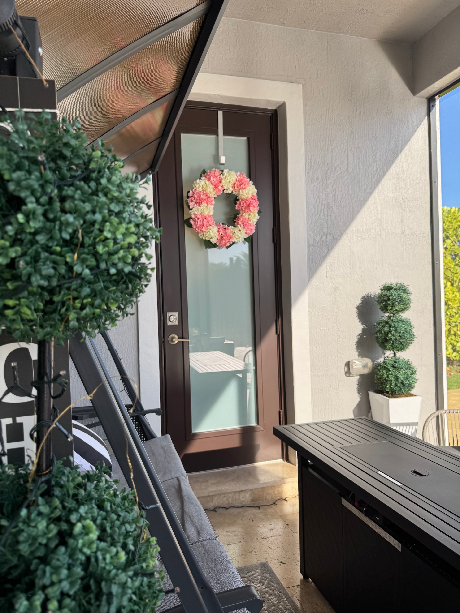 peach pink cream white wreath

pastel hydrangea wreath

blush pink floral wreath

soft pink cream wreath

neutral pink peach wreath

warm tone spring wreath

white and peach flower wreath

light color hydrangea wreath

pink cream hydrangea door wreath

multicolor spring floral wreath