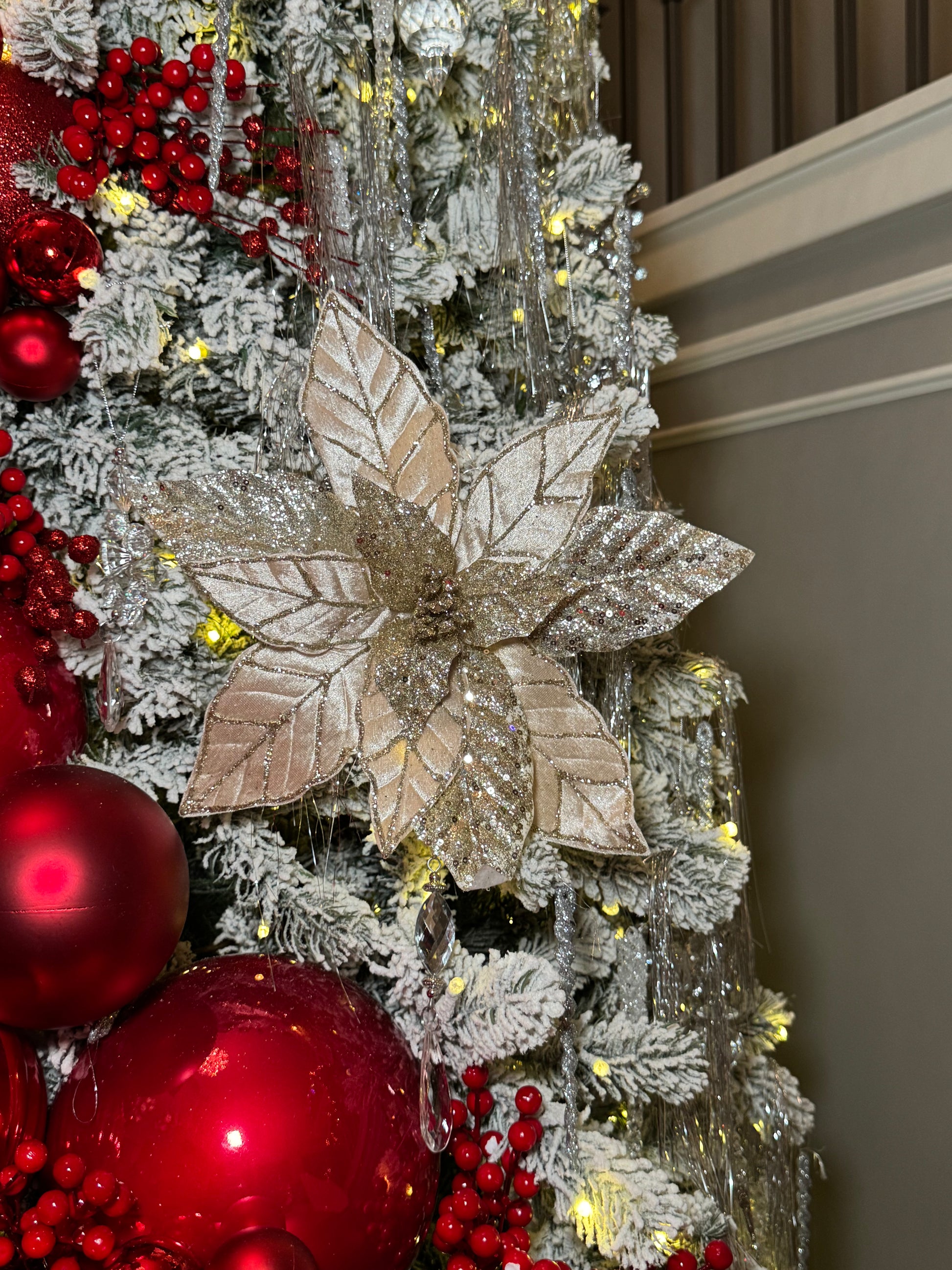 Glittered Poinsettia Christmas Flower Stem

Green and Gold Poinsettia Stem Spray

Christmas Poinsettia Stem Spray Set

Poinsettia Flower Stem Spray 13''

Glitter Poinsettia Flower Set of 3

Green and Gold Glitter Poinsettia Flowers

Poinsettia Flower for Christmas Decorations

Glitter Poinsettia Christmas Flowers Set

Poinsettia Stem Spray for Christmas

Green Gold Glittered Poinsettia Set