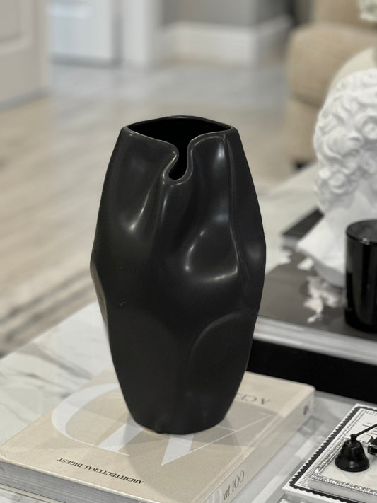 Picasso ceramic vase

black abstract vase

modern ceramic vase

14 inch black vase

abstract ceramic vase

Picasso-inspired vase

black sculptural vase

Picasso style home decor

modern black art vase

ceramic abstract modern vase