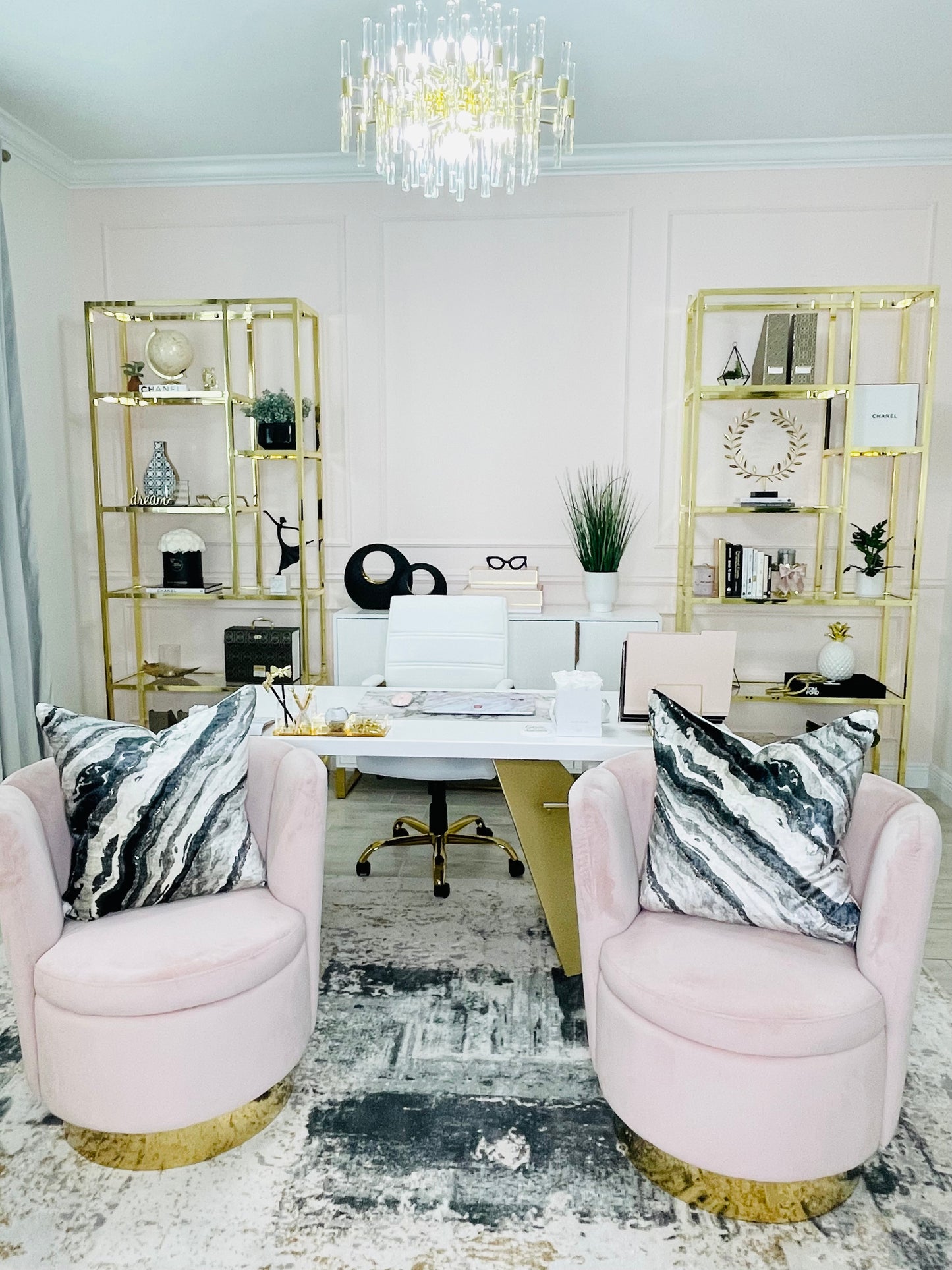 Onyx Distressed Pillow