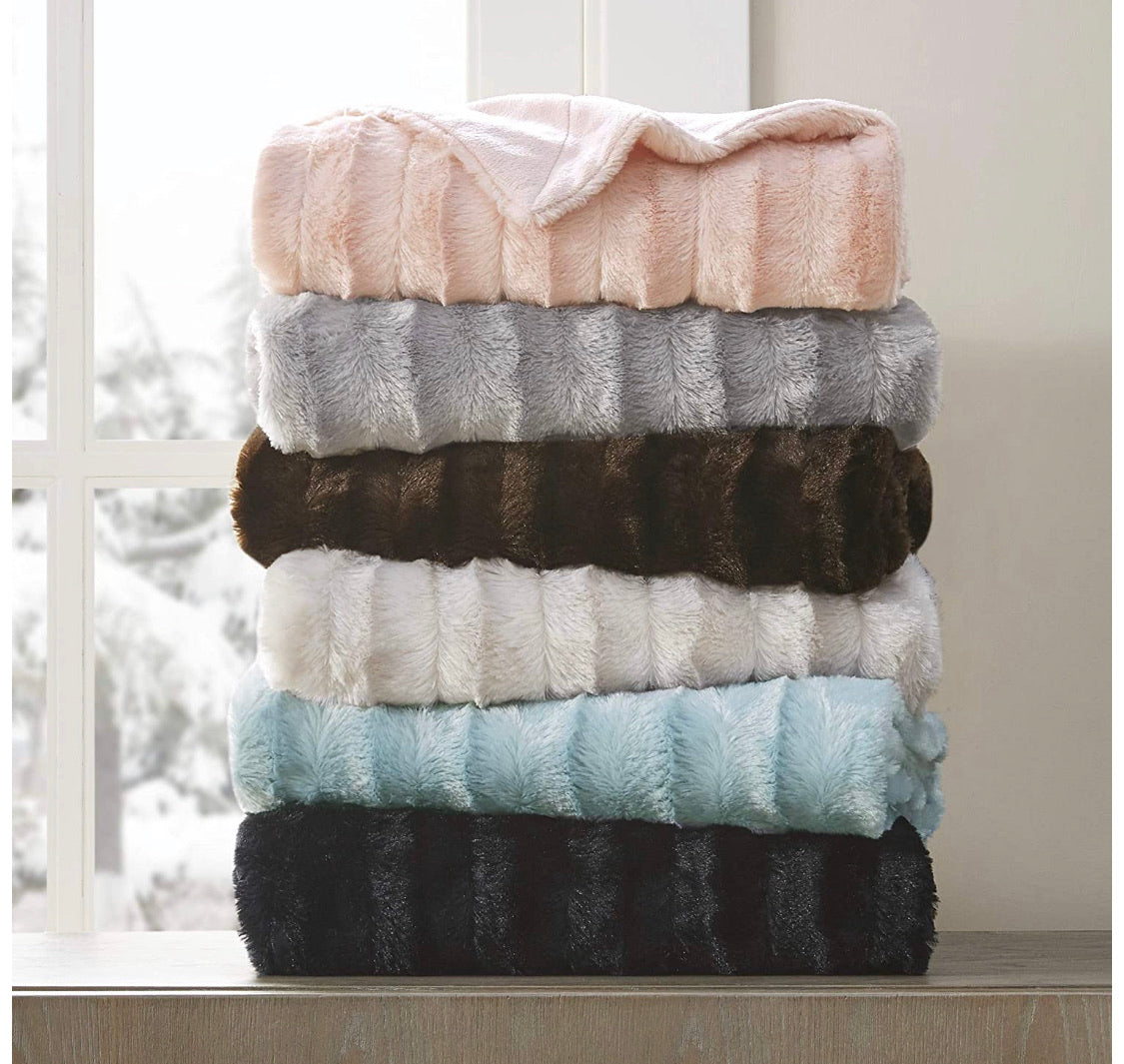 Charlotte Luxury Fur Throw Blanket